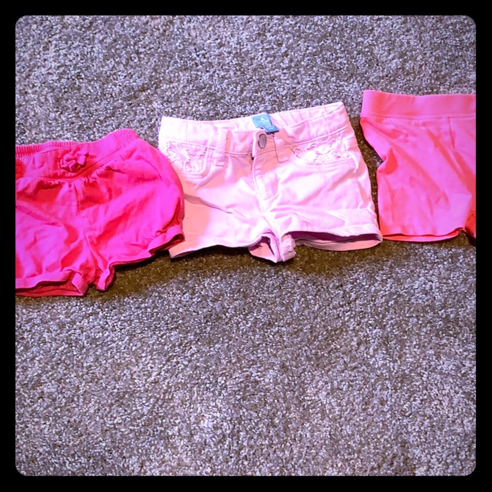 3 pairs of Gap shorts